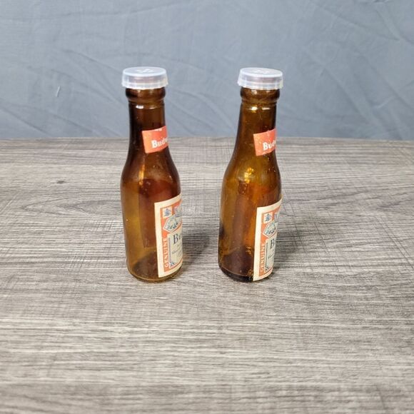 Miniature Budweiser Salt and Pepper Shaker Set - Picture 4 of 10